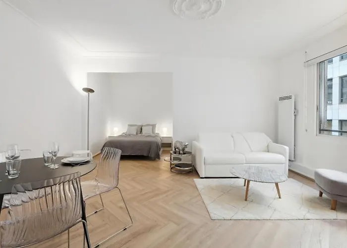 623 Mont - Superb In *