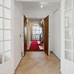 623 Mont - Superb In Appartement