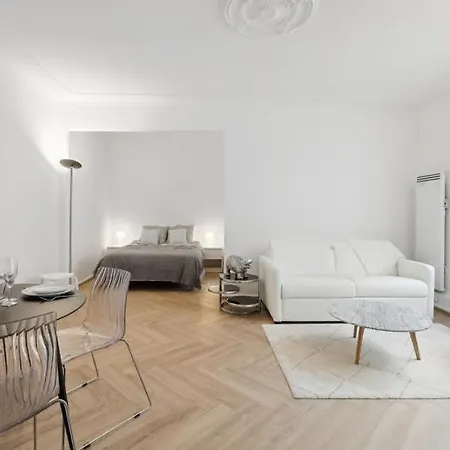 535 Mont - Superb In *