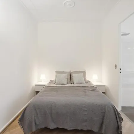 535 Mont - Superb In
