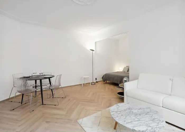 623 Mont - Superb In