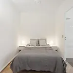 535 Mont - Superb In